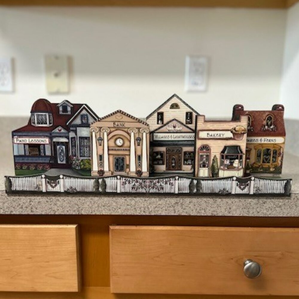 Brandywine Woodcrafts Inc Village Set of 5 with Shelf - EXCELLENT COND
